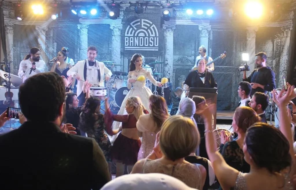 Efes Bandosu - Ankara Düğün Müzik Grubu / DJ - fotoğraf 4