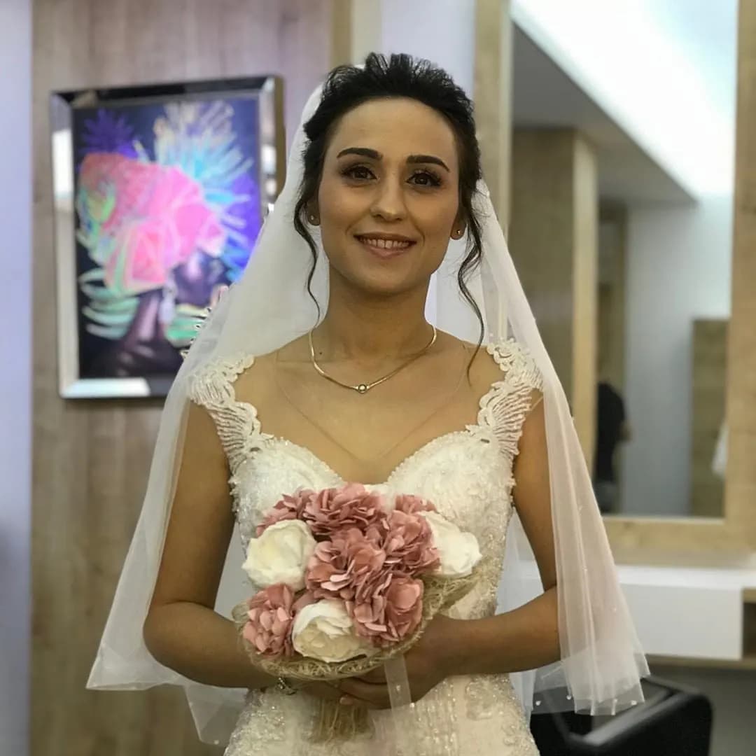 Hair Professor - Ankara Gelin Saç & Makyaj Uzmanı