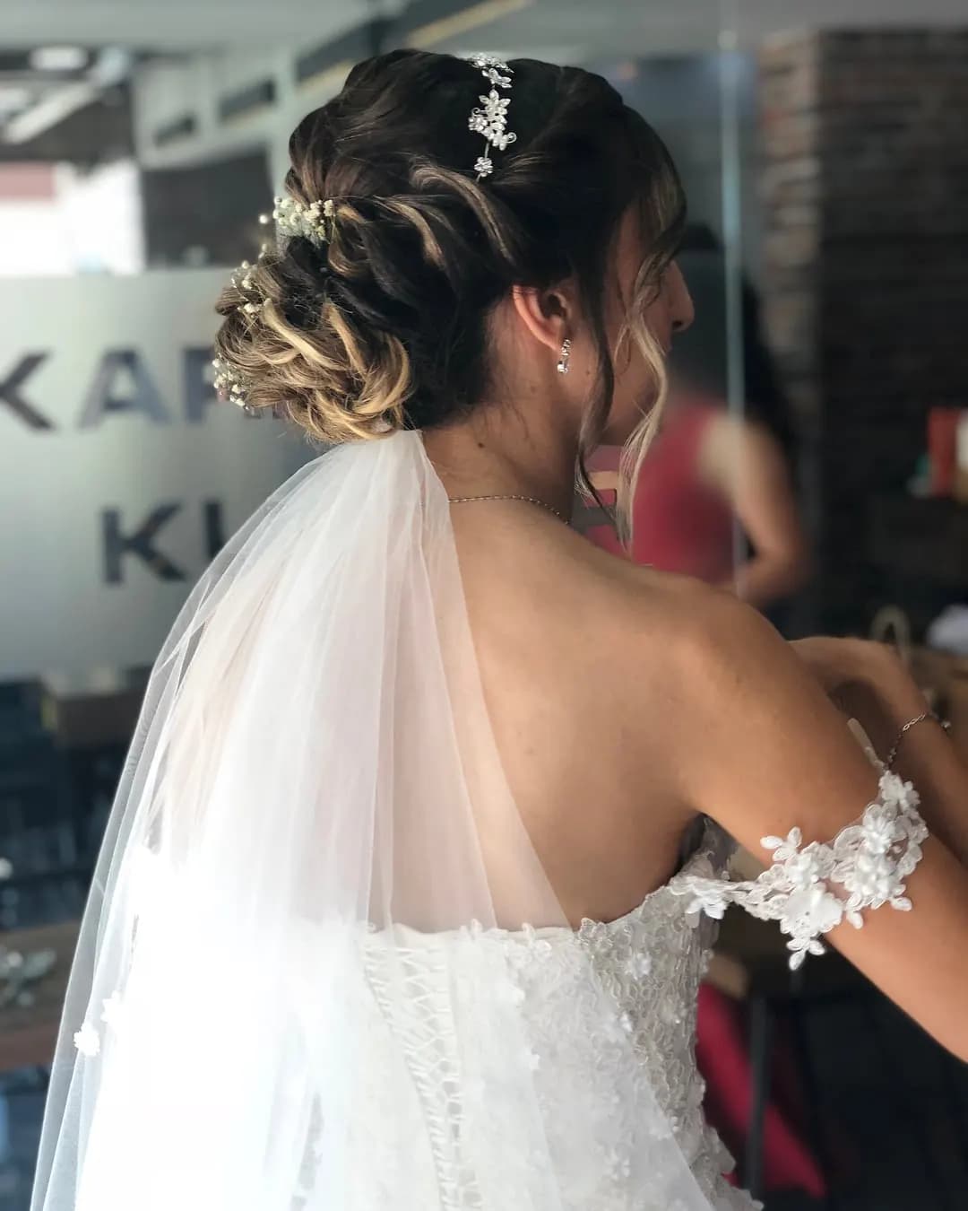 Kardelen Saç Tasarım - Ankara Gelin Saç & Makyaj Uzmanı - fotoğraf 10