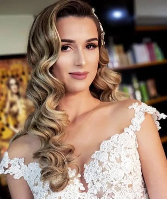 Nurbesia Kuaför - Ankara Gelin Saç & Makyaj Uzmanı
