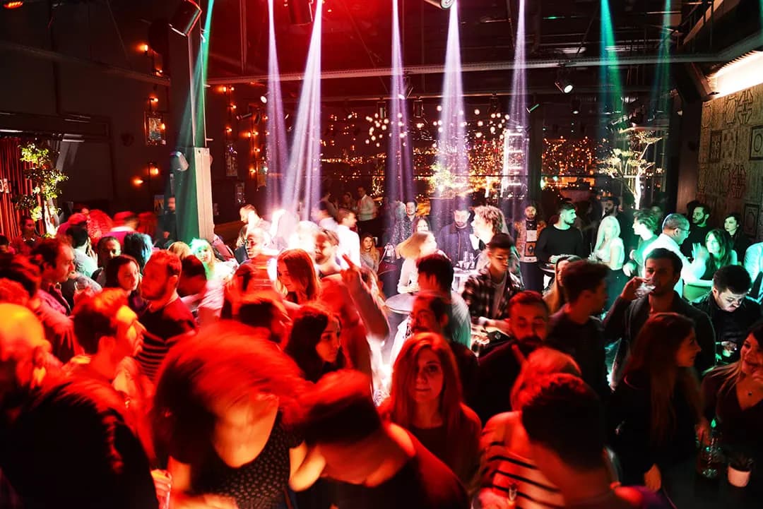 360 İstanbul Beyoğlu - İstanbul After Party Mekanı - fotoğraf 5