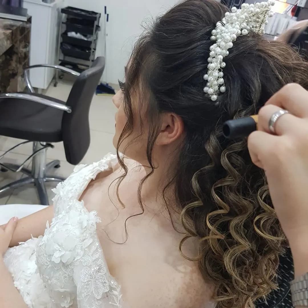 Arzu Yılmaz Güzellik Salonu - İstanbul Gelin Saç & Makyaj Uzmanı
