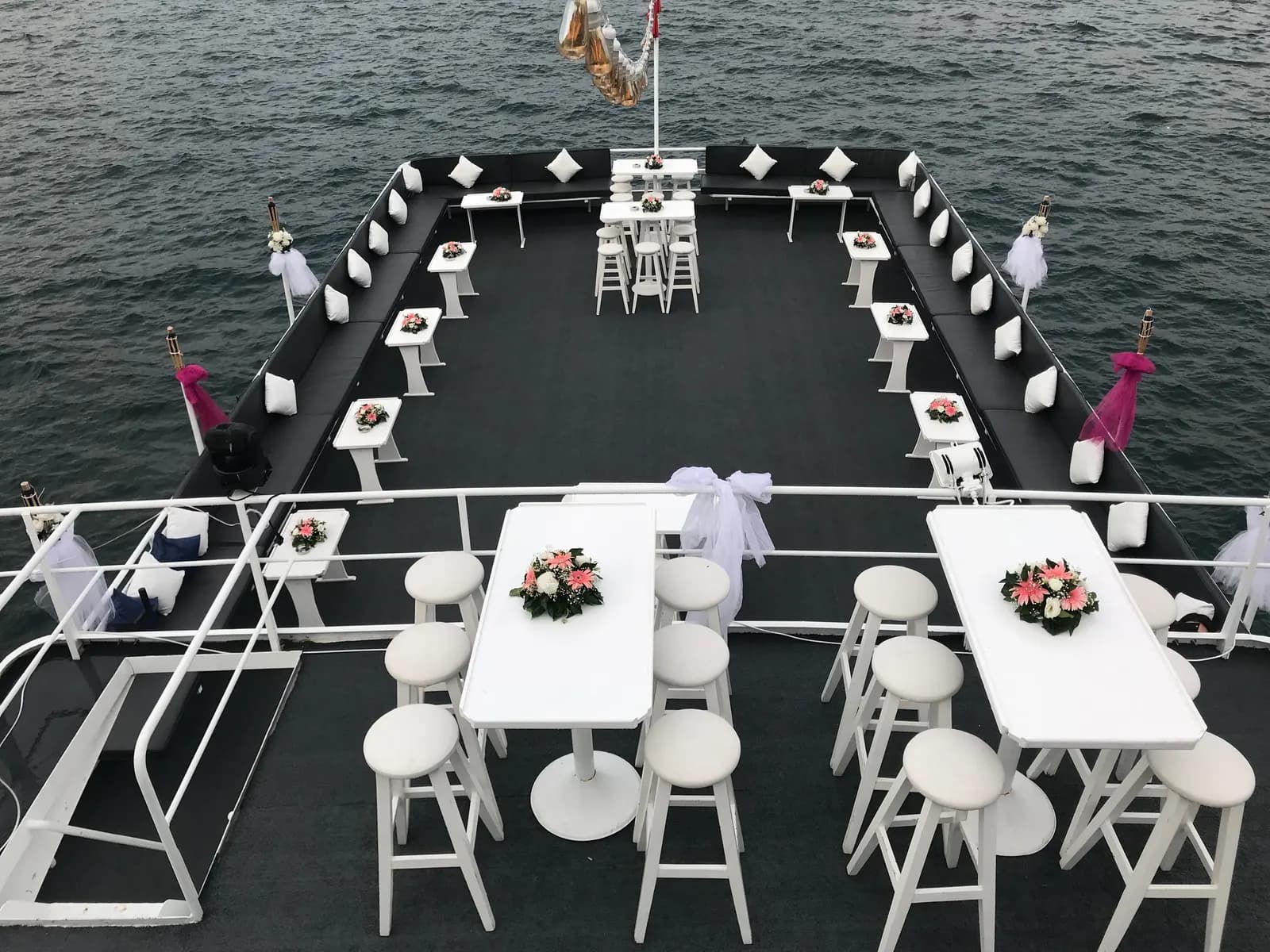 Balıklı Davet Teknesi & Organizasyon - İstanbul Tekne Düğünü
