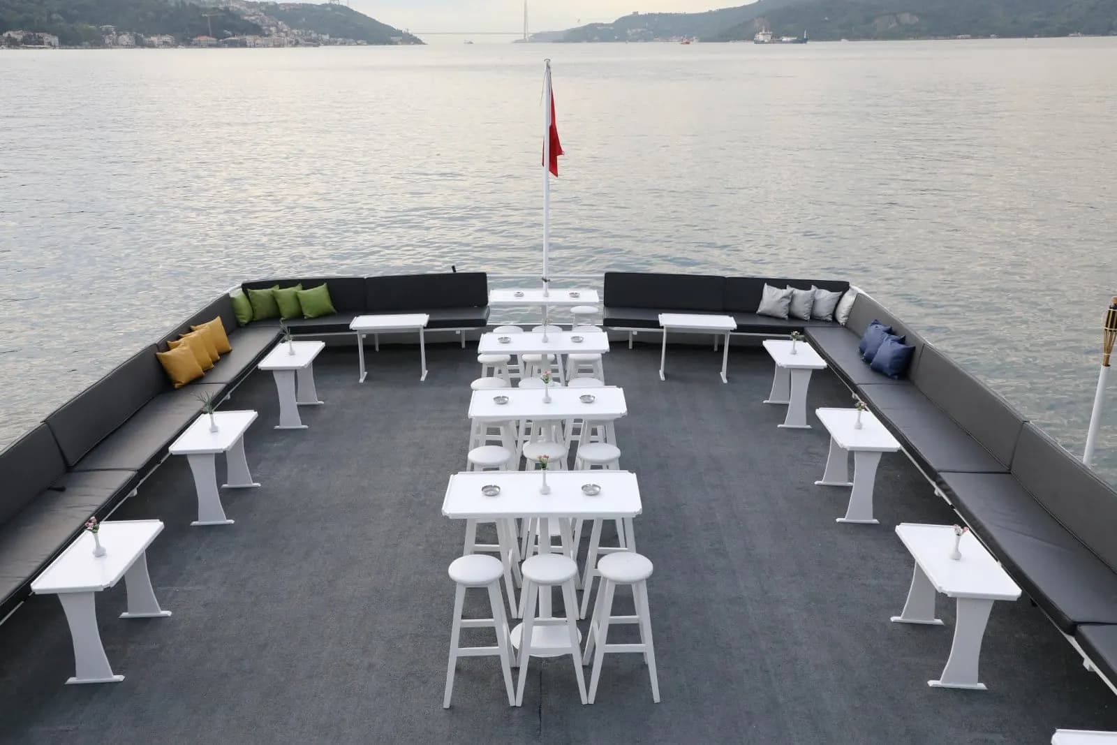Balıklı Davet Teknesi & Organizasyon - İstanbul Tekne Düğünü - fotoğraf 4