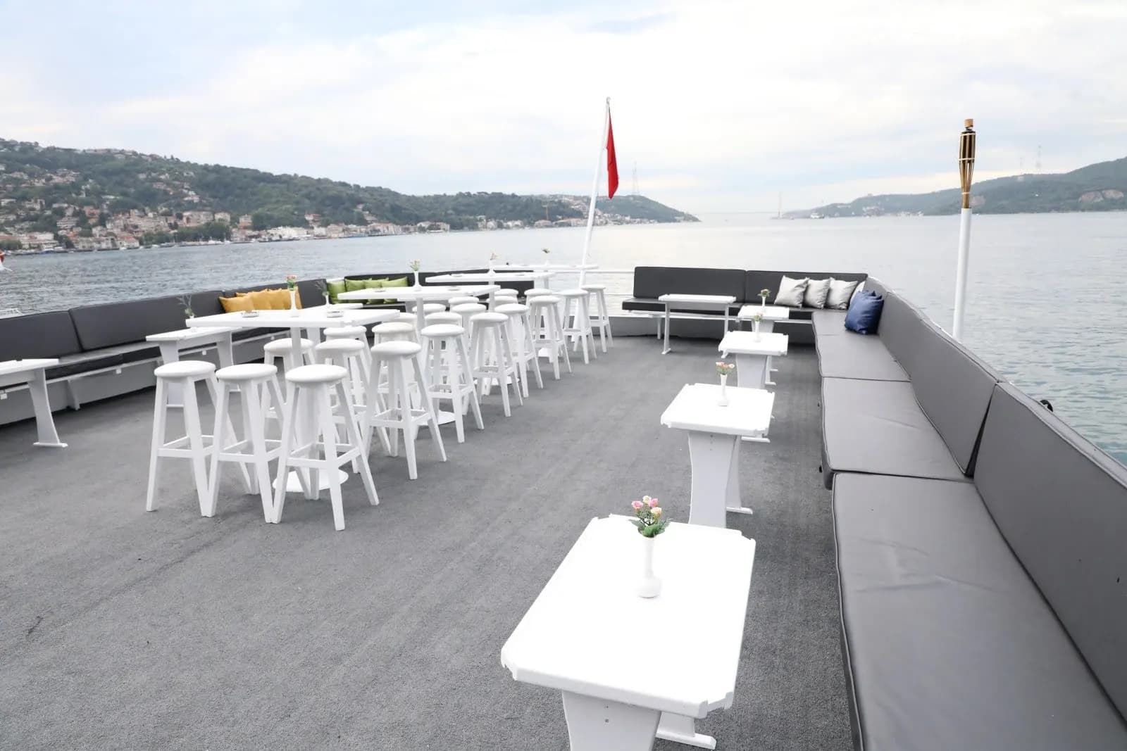 Balıklı Davet Teknesi & Organizasyon - İstanbul Tekne Düğünü - fotoğraf 5