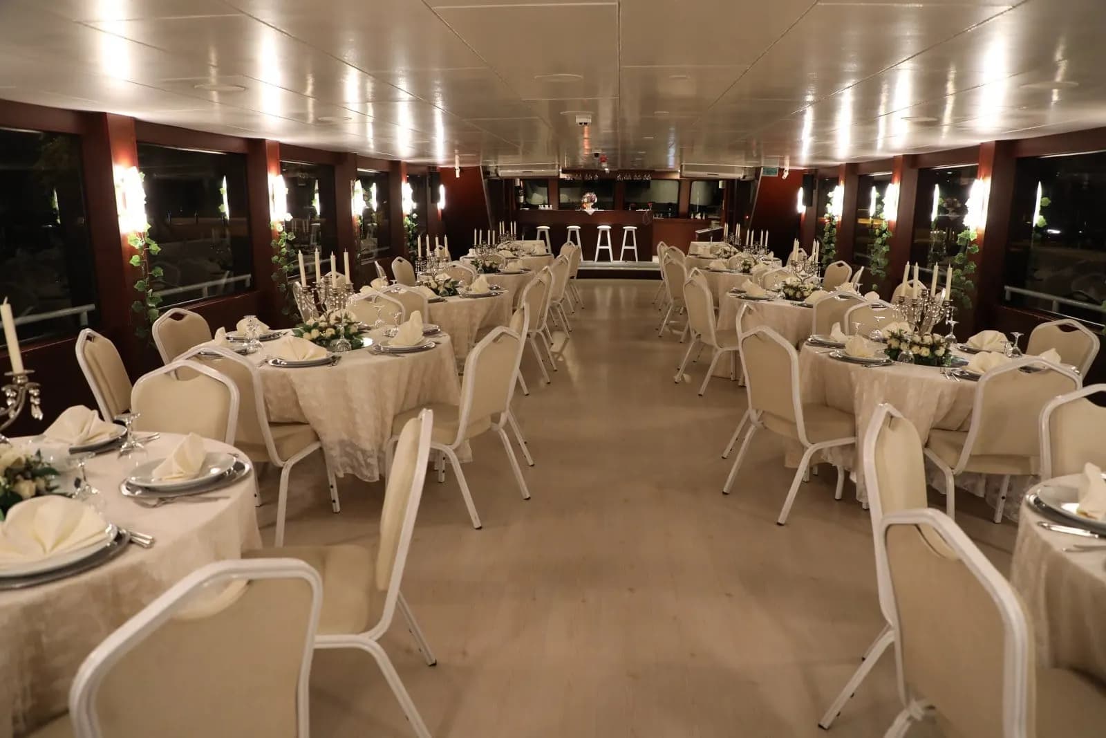 Balıklı Davet Teknesi & Organizasyon - İstanbul Tekne Düğünü - fotoğraf 8