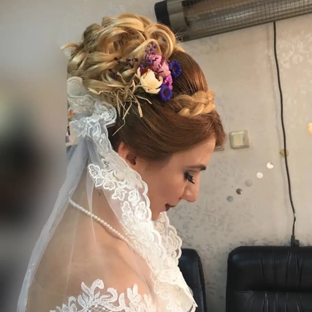 Belinay Kuaför - İstanbul Gelin Saç & Makyaj Uzmanı - fotoğraf 2