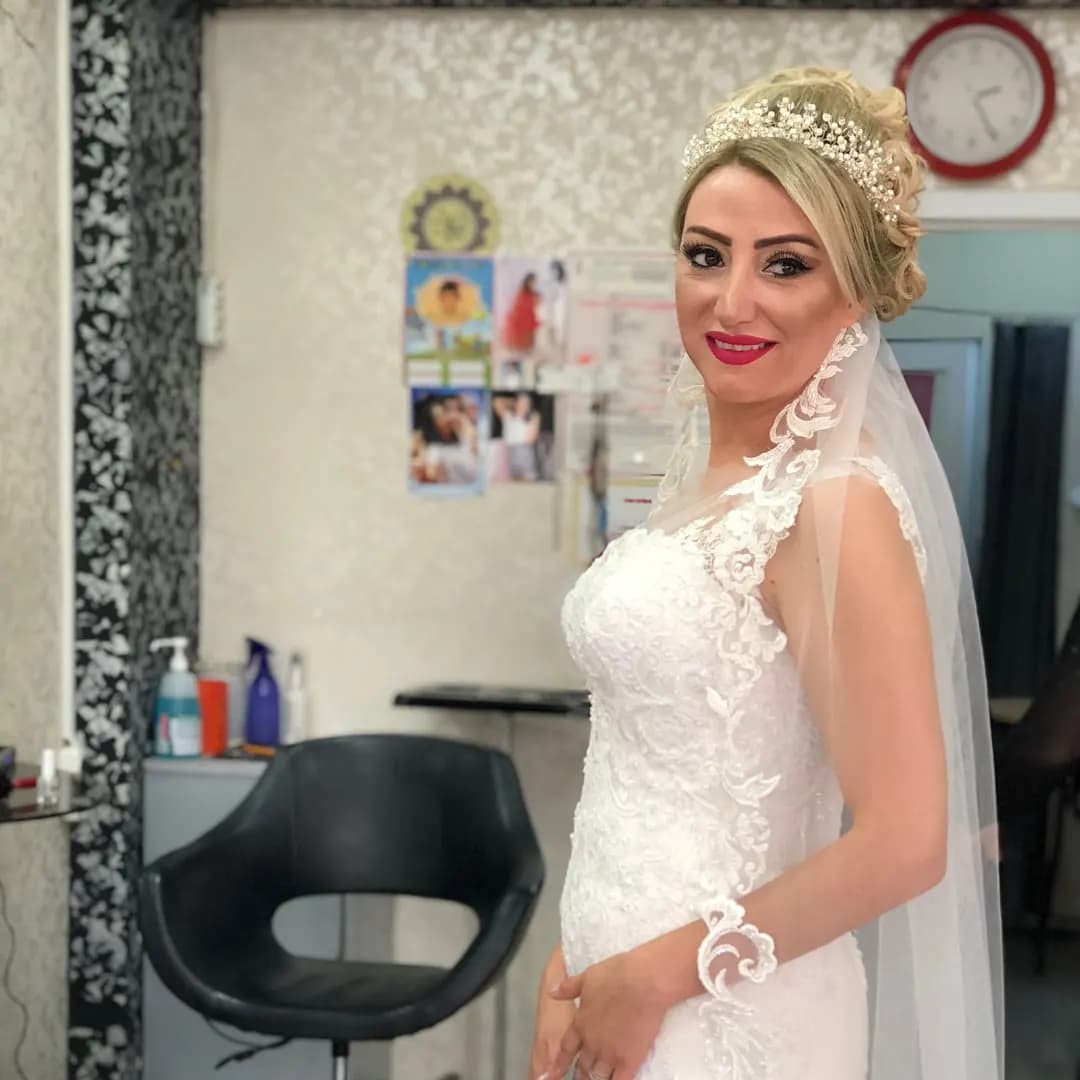 Belinay Kuaför - İstanbul Gelin Saç & Makyaj Uzmanı - fotoğraf 6