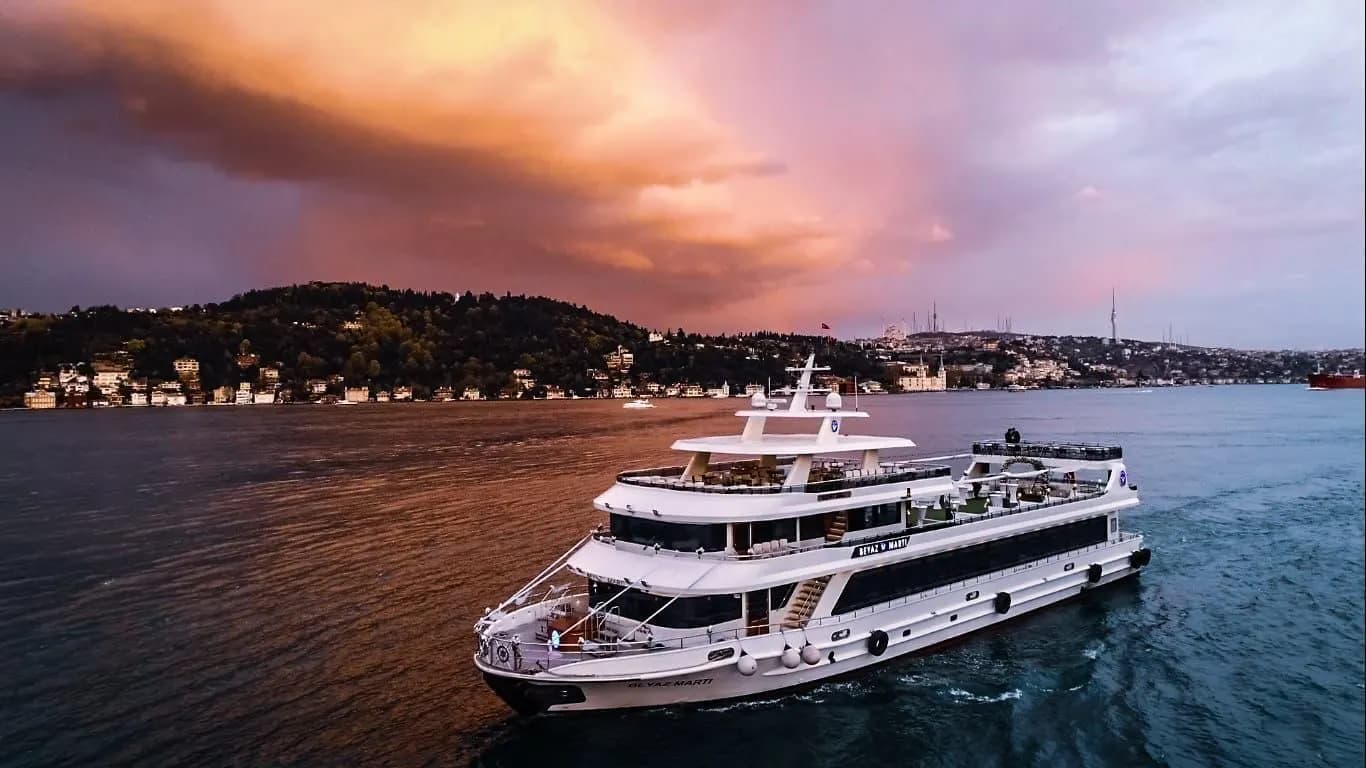 Beyaz Martı Davet Gemisi - İstanbul Tekne Düğünü - fotoğraf 2