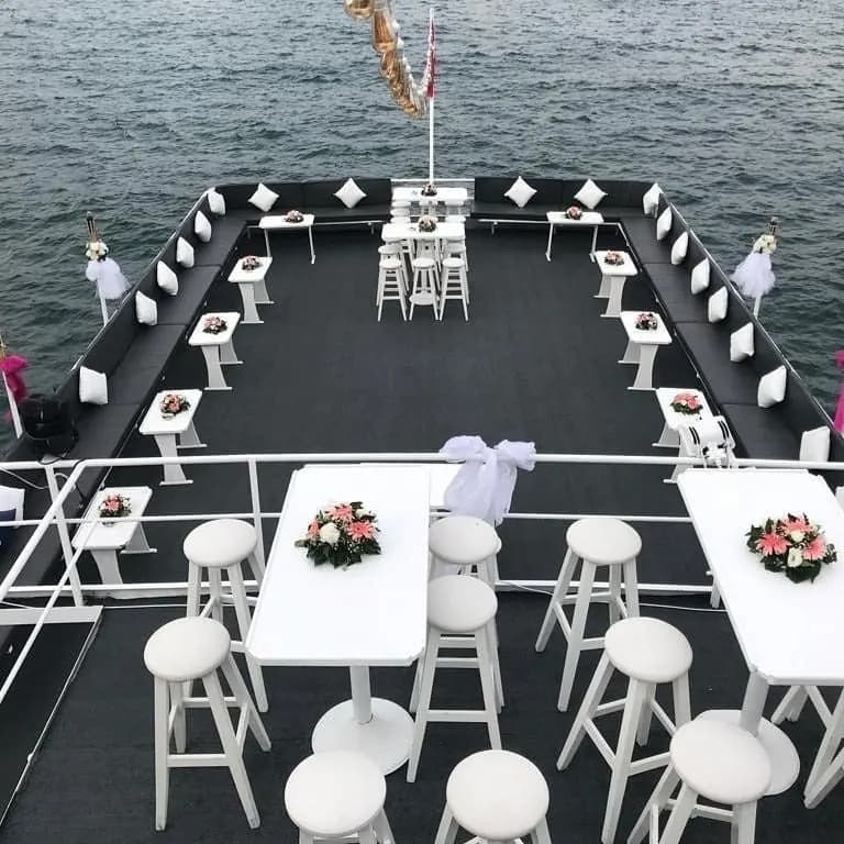 Boğazda Tekne - İstanbul Tekne Düğünü