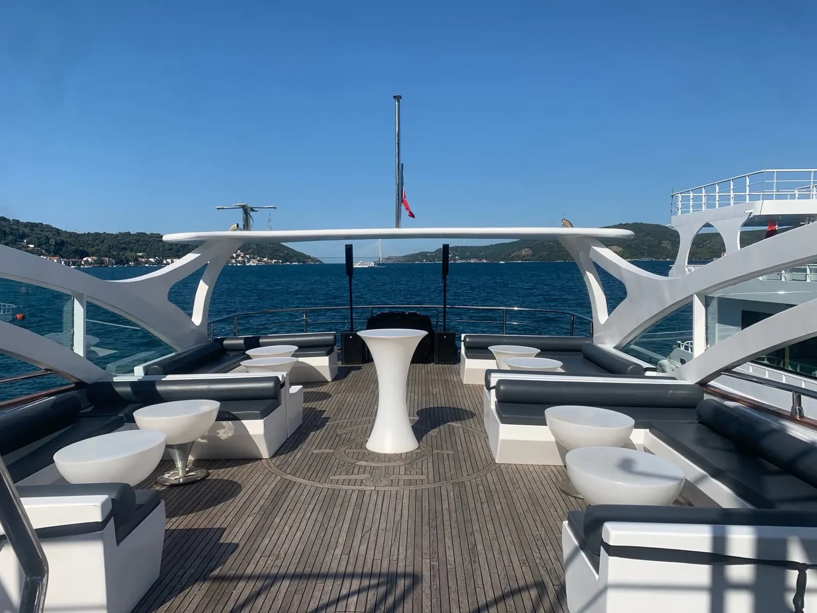 Boğazda Tekne - İstanbul Tekne Düğünü - fotoğraf 4