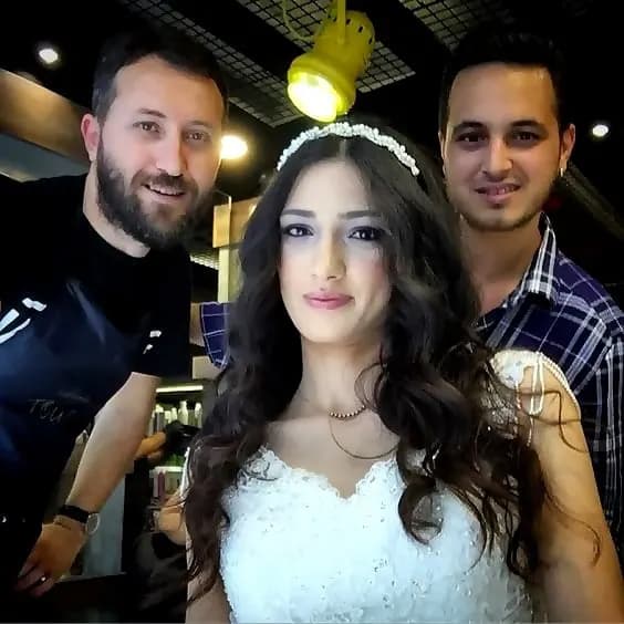 Cemil Gündoğdu Hair Studio - İstanbul Gelin Saç & Makyaj Uzmanı