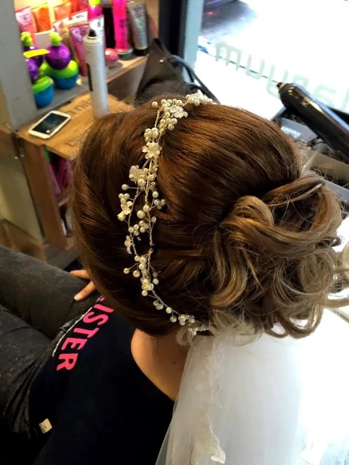 Cemil Gündoğdu Hair Studio - İstanbul Gelin Saç & Makyaj Uzmanı - fotoğraf 7