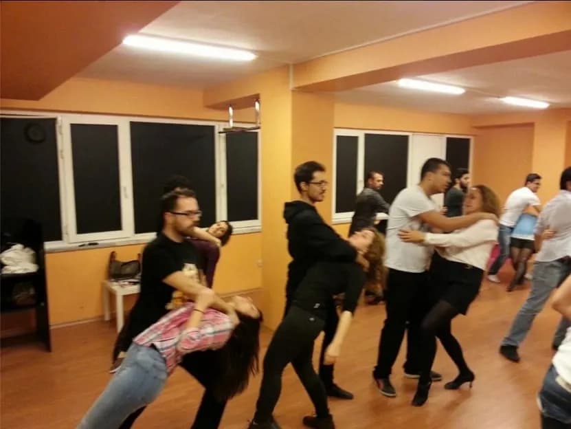 Dans Adres - İstanbul Düğün Dansı Eğitmeni - fotoğraf 1