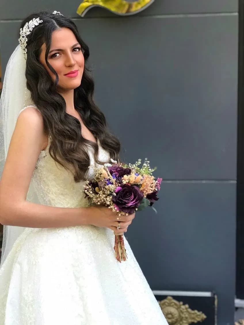 Dekolte Vip - İstanbul Gelin Saç & Makyaj Uzmanı - fotoğraf 2