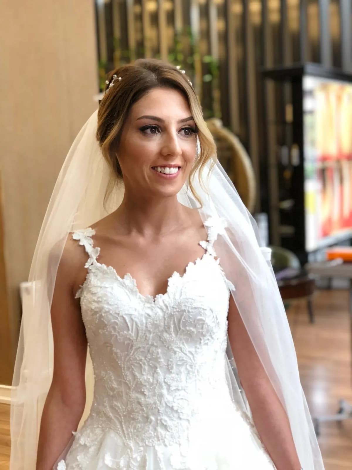 Dekolte Vip - İstanbul Gelin Saç & Makyaj Uzmanı - fotoğraf 7