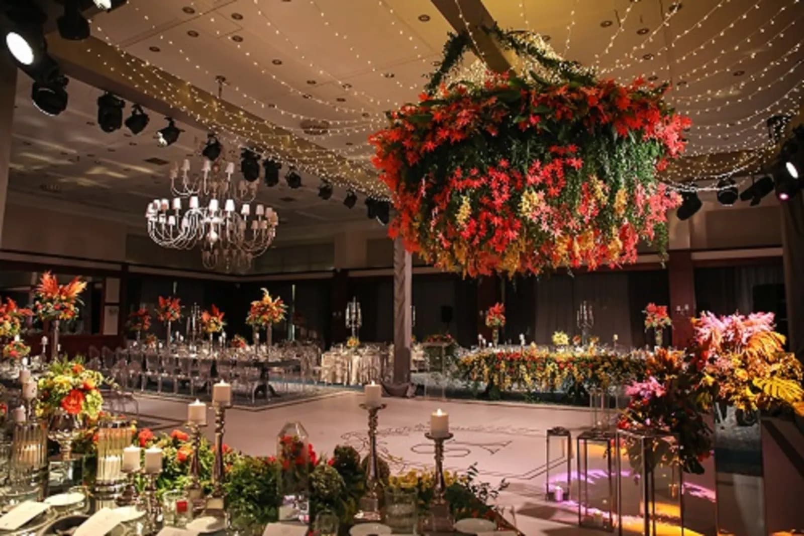 Divan Faruk Ilgaz - İstanbul Düğün Salonu