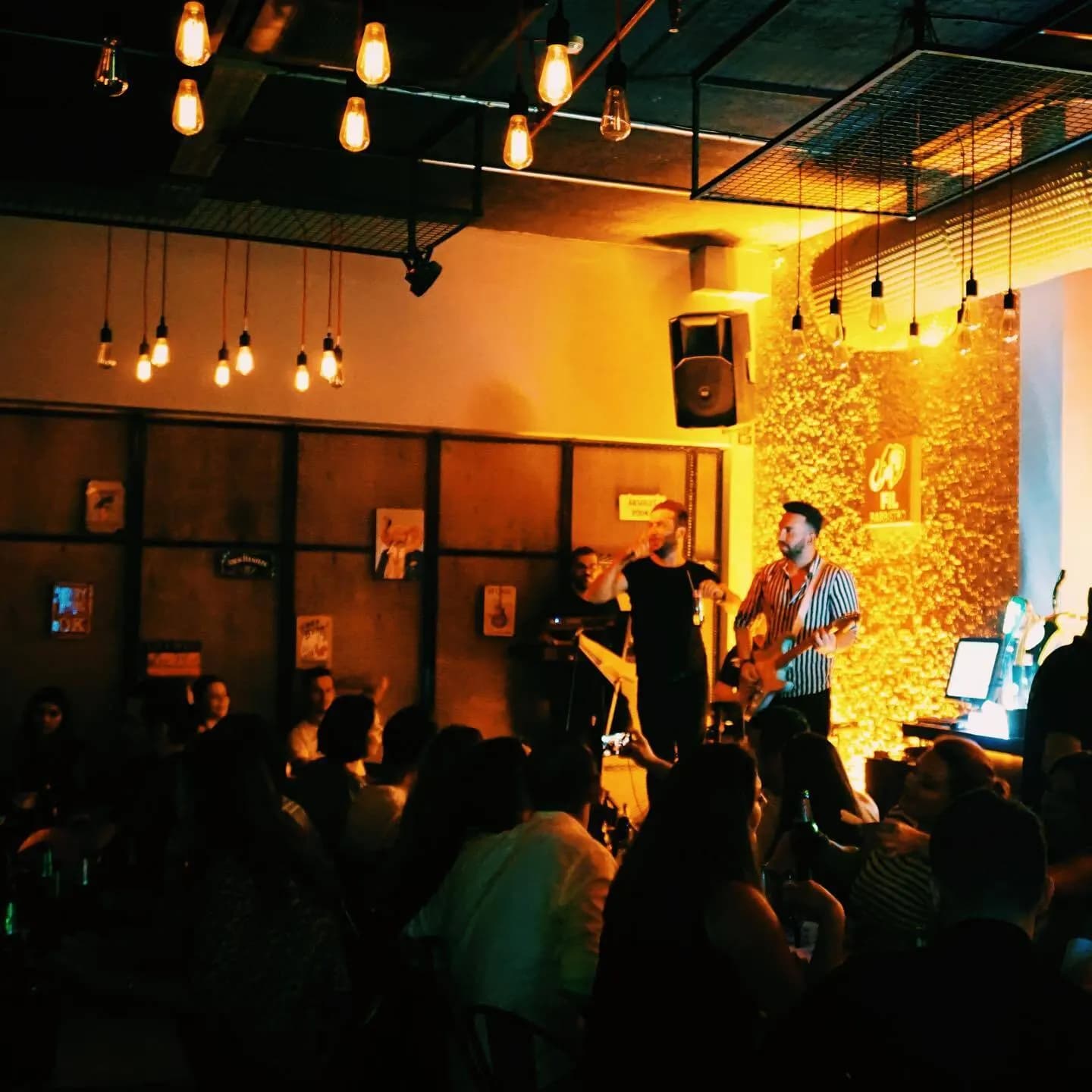 Fil Bar Bistro - İstanbul After Party Mekanı