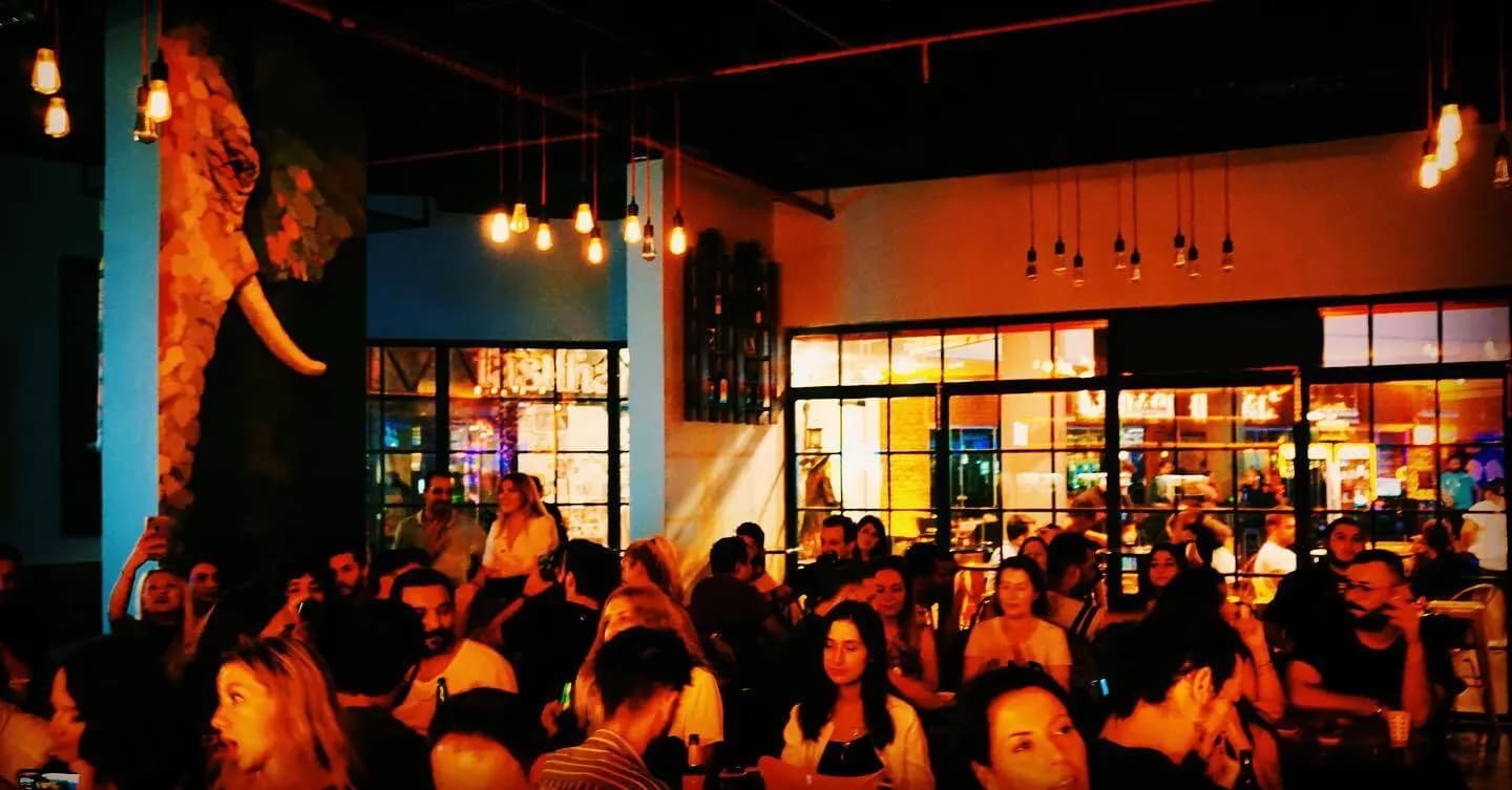 Fil Bar Bistro - İstanbul After Party Mekanı - fotoğraf 5