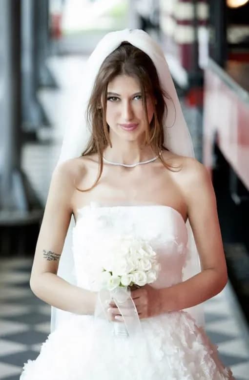 Hande Haluk Hair Make Up - İstanbul Gelin Saç & Makyaj Uzmanı - fotoğraf 1