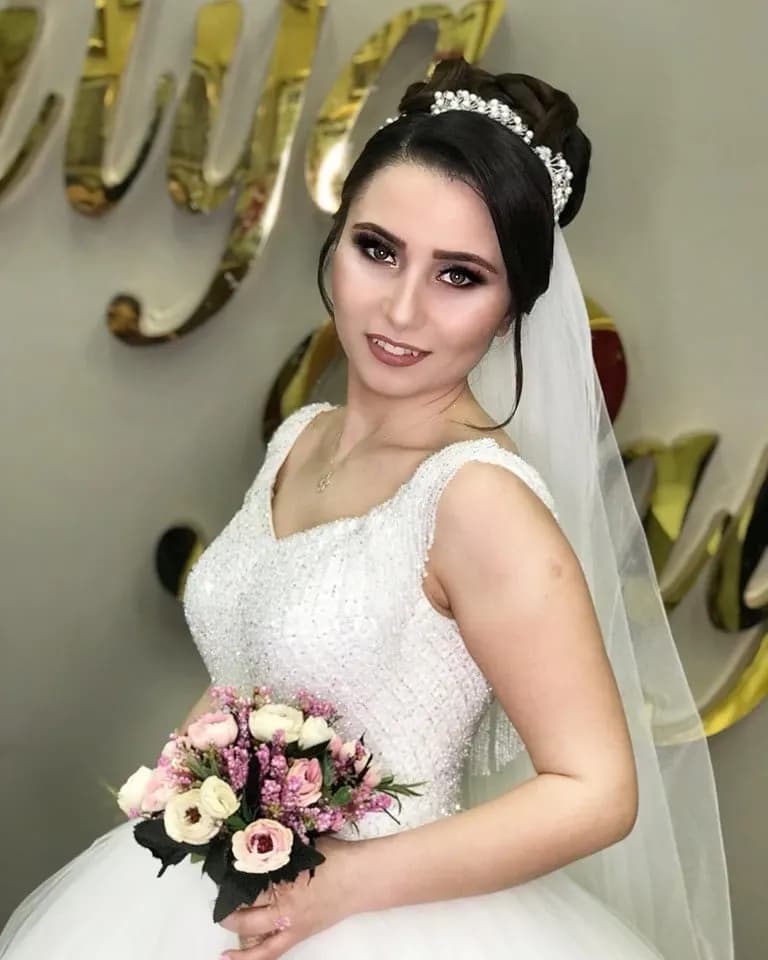 Hülya Bayram Kuaför - İstanbul Gelin Saç & Makyaj Uzmanı - fotoğraf 7