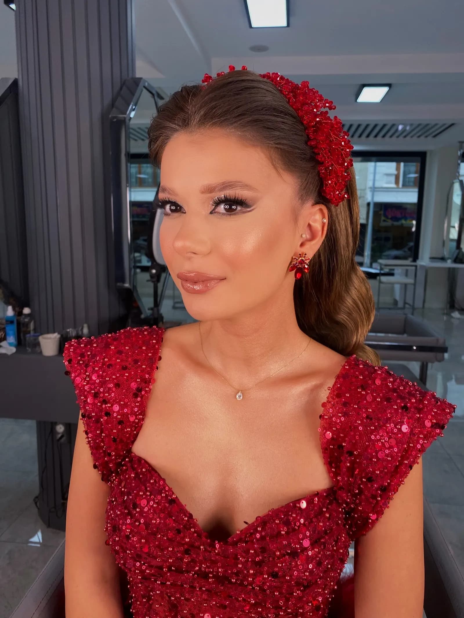 İrem Doğan - İstanbul Gelin Saç & Makyaj Uzmanı
