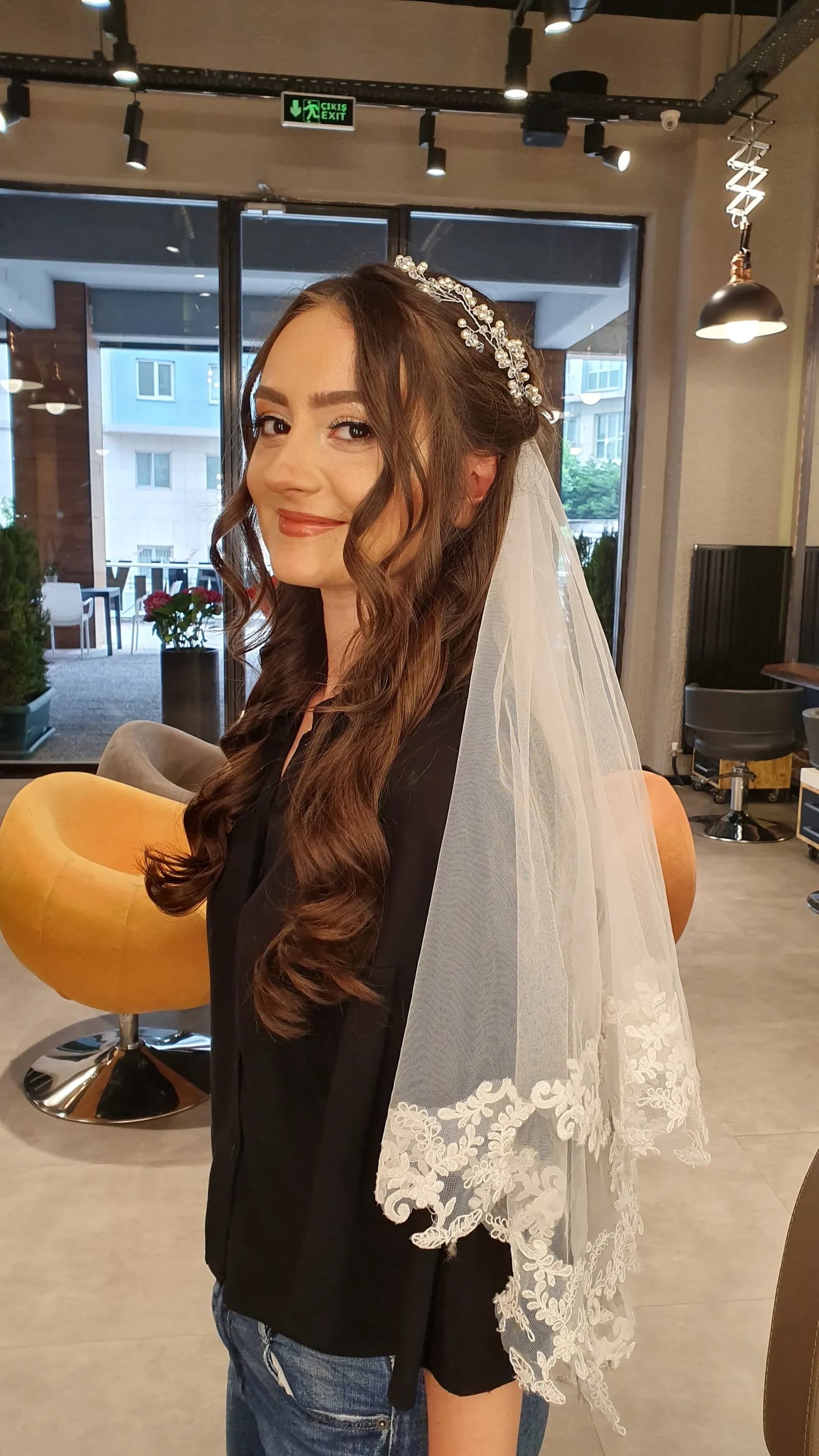 Lux Hair Bahçeşehir - İstanbul Gelin Saç & Makyaj Uzmanı - fotoğraf 9