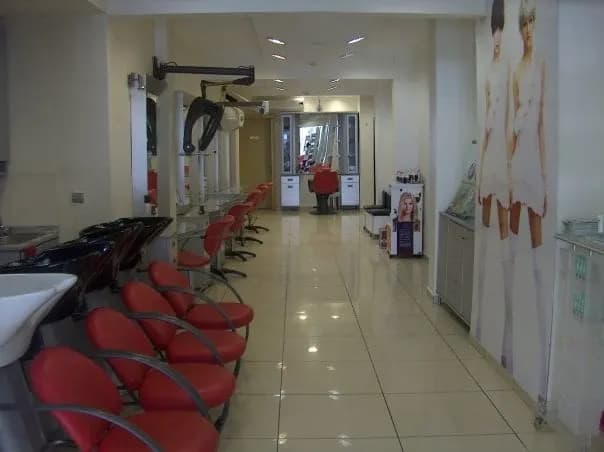 N&R Kuaför Güzellik Salonu - İstanbul Gelin Saç & Makyaj Uzmanı - fotoğraf 3