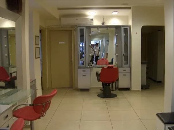N&R Kuaför Güzellik Salonu - İstanbul Gelin Saç & Makyaj Uzmanı - fotoğraf 4