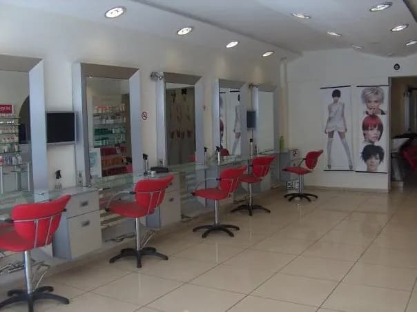 N&R Kuaför Güzellik Salonu - İstanbul Gelin Saç & Makyaj Uzmanı - fotoğraf 5