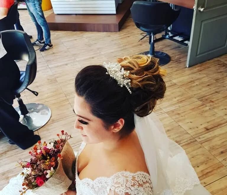 Salon Benoit - İstanbul Gelin Saç & Makyaj Uzmanı