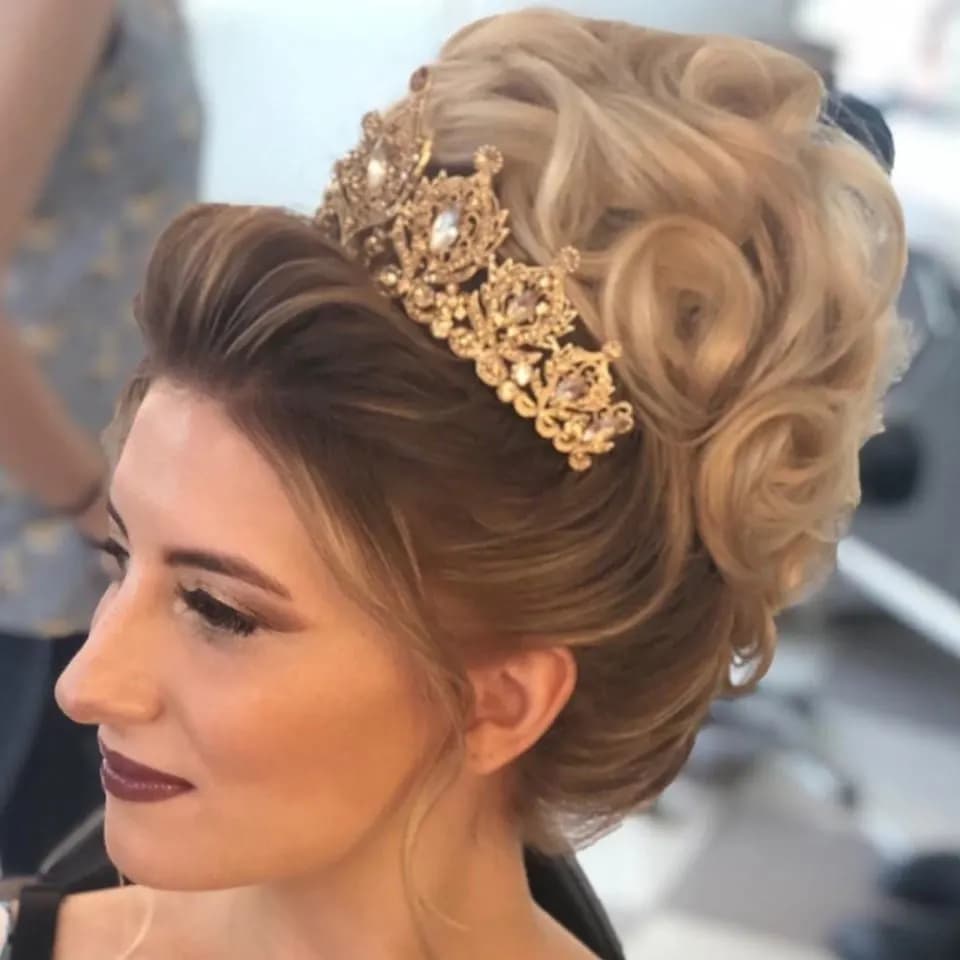 Salon CK - İstanbul Gelin Saç & Makyaj Uzmanı