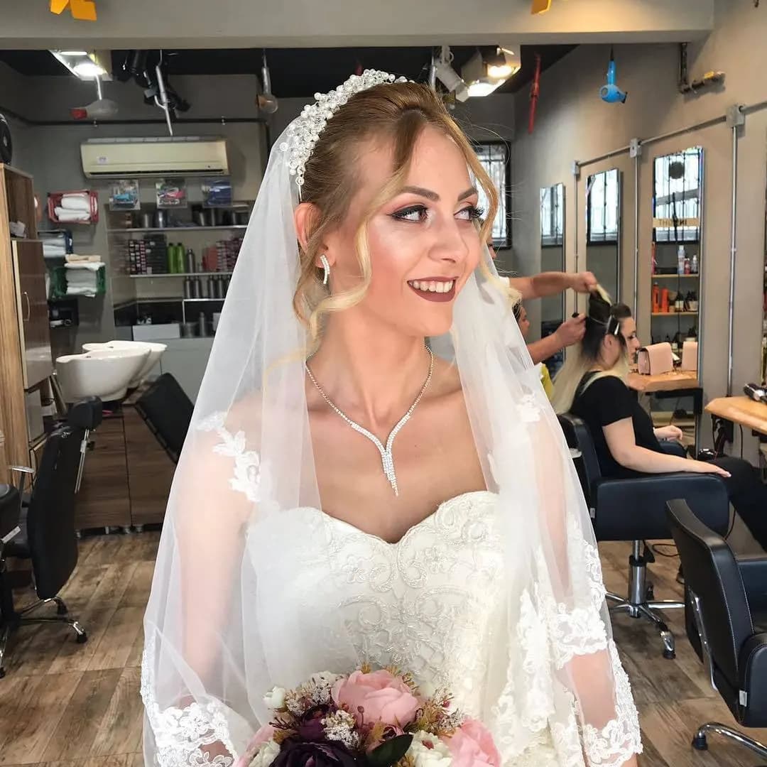 Salon Glory - İstanbul Gelin Saç & Makyaj Uzmanı