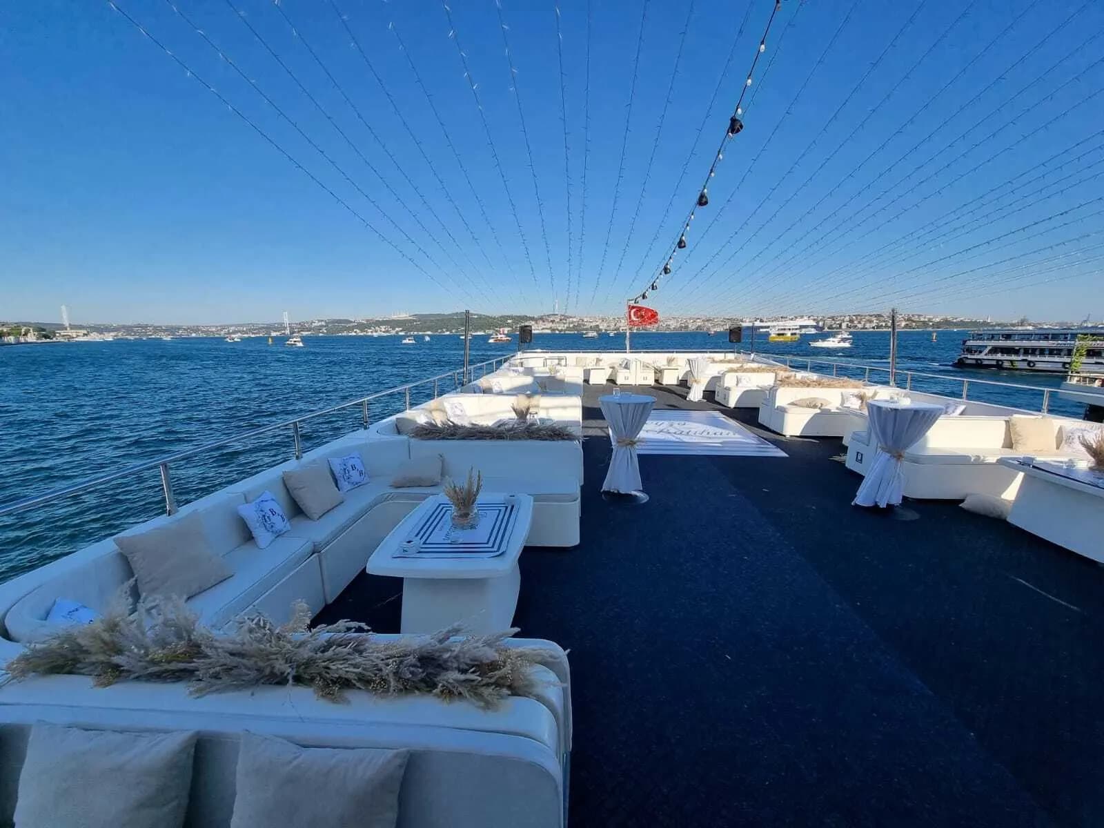 Şanzelize Yatı - İstanbul Tekne Düğünü - fotoğraf 4