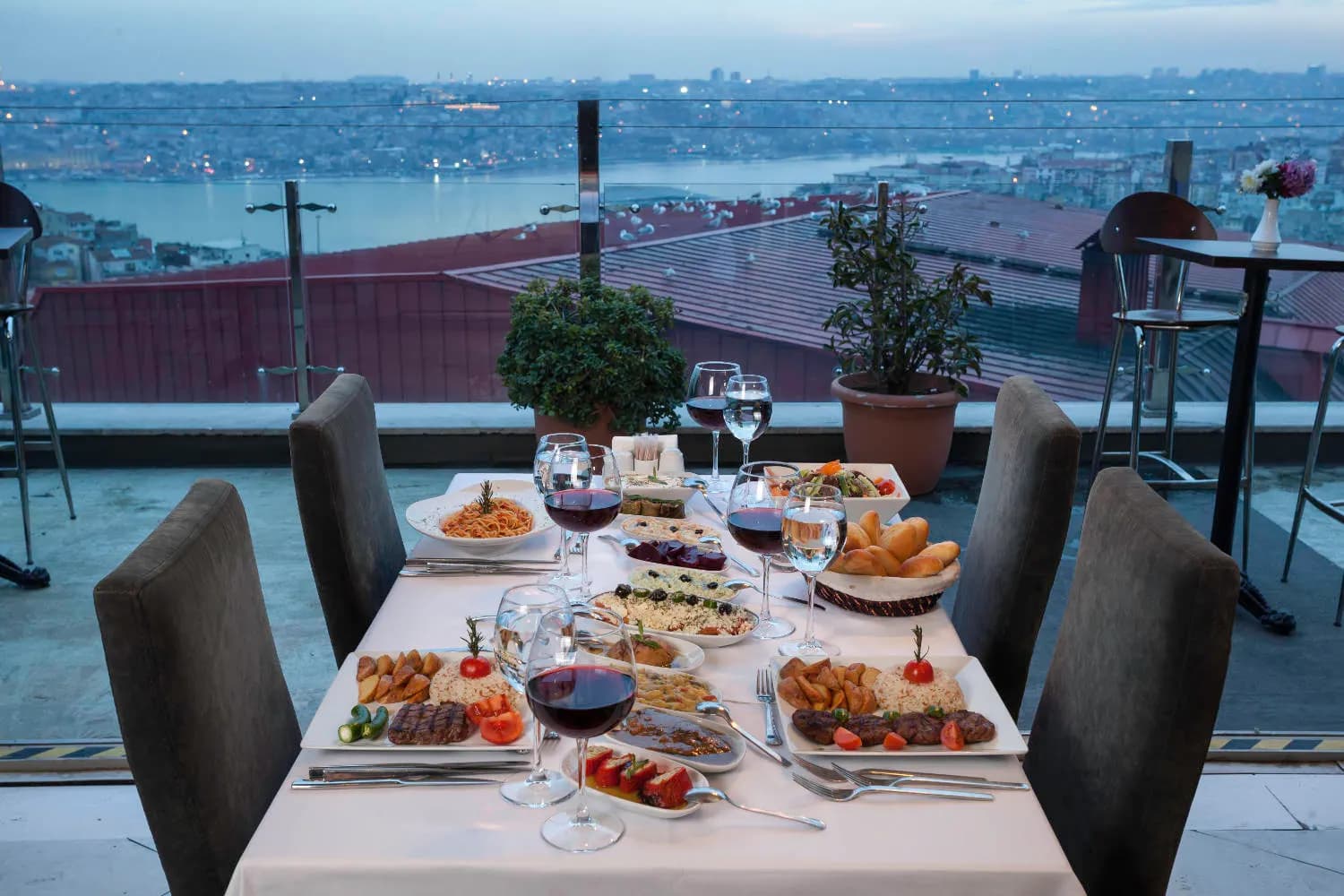 Süreyya Teras - İstanbul After Party Mekanı - fotoğraf 2