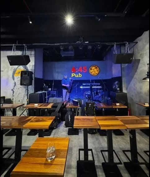 6:45 Pub Bornova - İzmir After Party Mekanı - fotoğraf 2