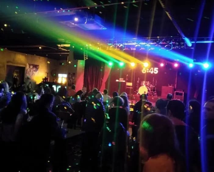 6:45 Pub Bornova - İzmir After Party Mekanı - fotoğraf 5