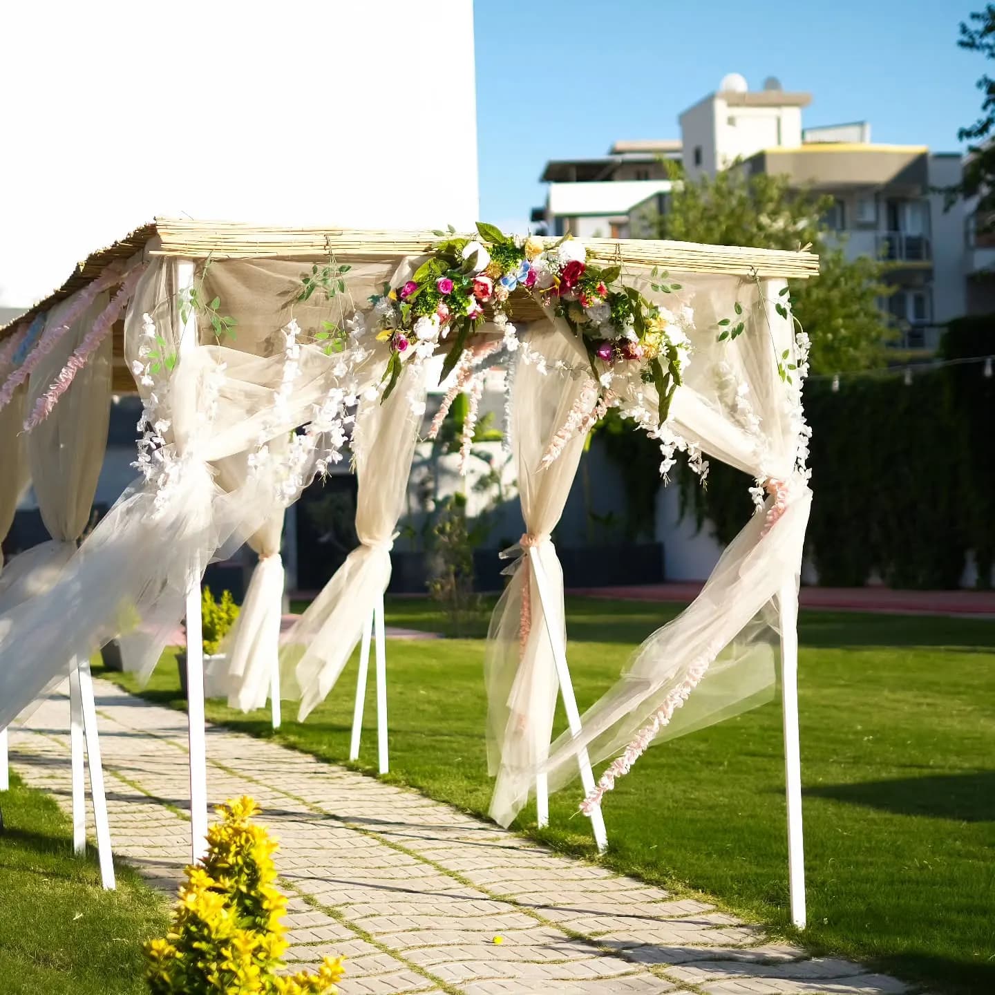 Aşkhann Garden Park - İzmir Kır Düğünü Mekanı - fotoğraf 1