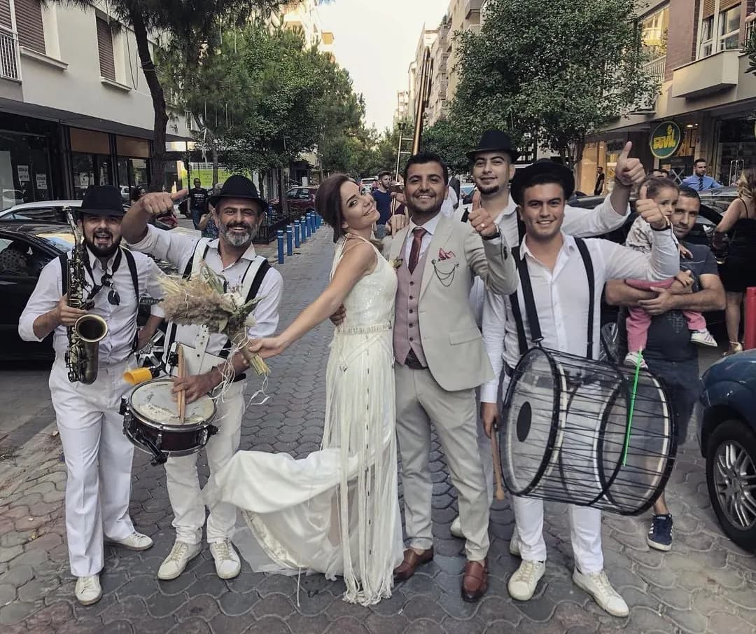Bando Buffo  - İzmir Düğün Müzik Grubu / DJ