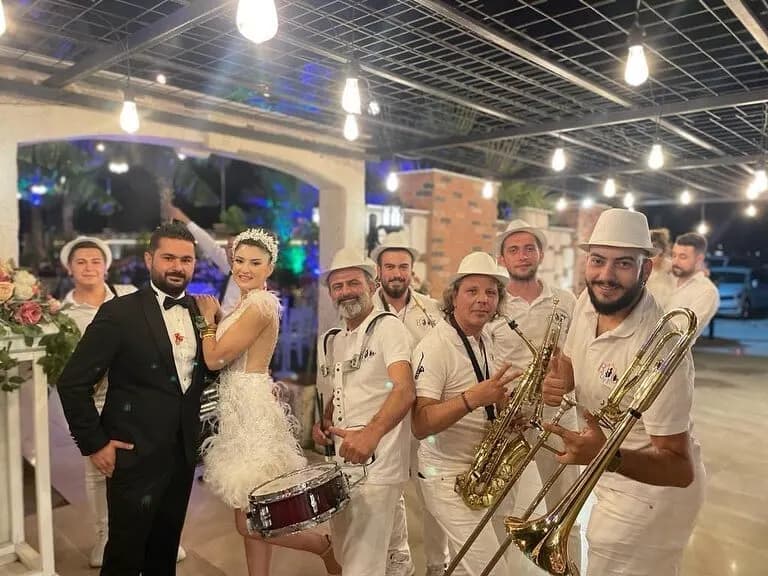Bando Buffo  - İzmir Düğün Müzik Grubu / DJ - fotoğraf 5
