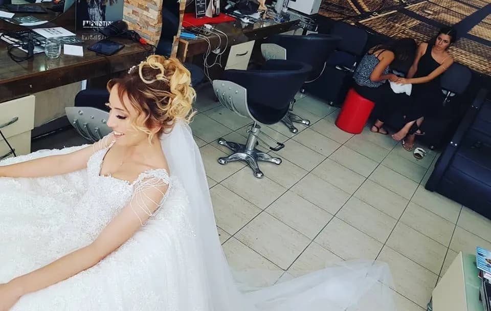 Coiffeur Suat Ünal - İzmir Gelin Saç & Makyaj Uzmanı - fotoğraf 9