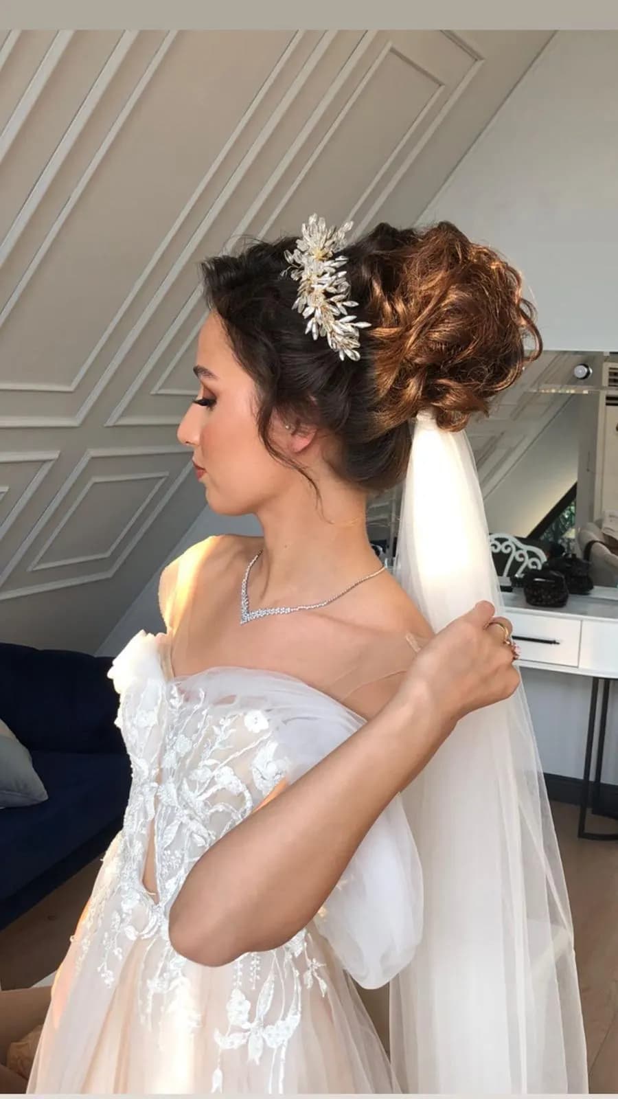 Davines Hair Home - İzmir Gelin Saç & Makyaj Uzmanı - fotoğraf 1