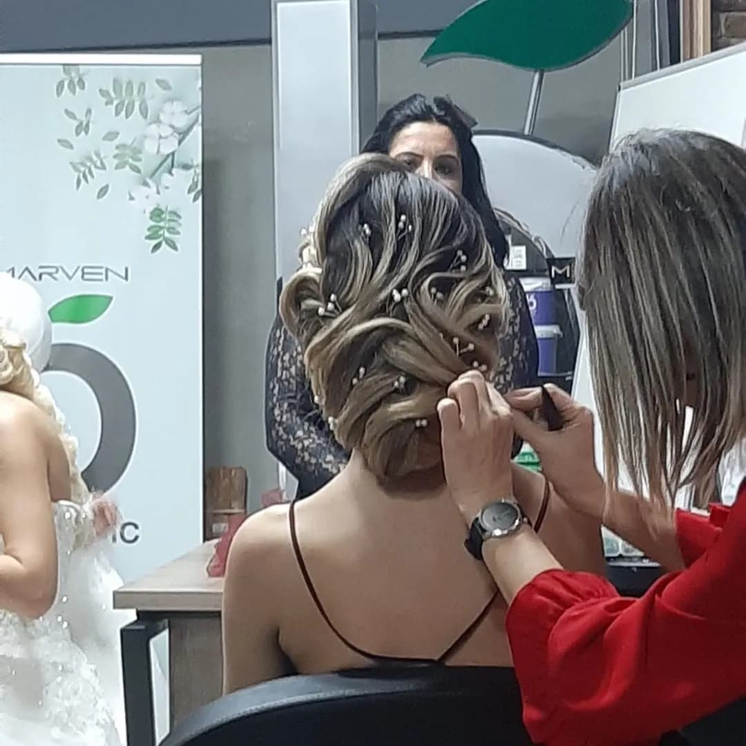 Deniz Kuaför - İzmir Gelin Saç & Makyaj Uzmanı - fotoğraf 7