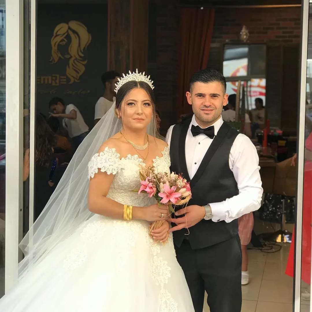Erbay Kuaför - İzmir Gelin Saç & Makyaj Uzmanı - fotoğraf 6
