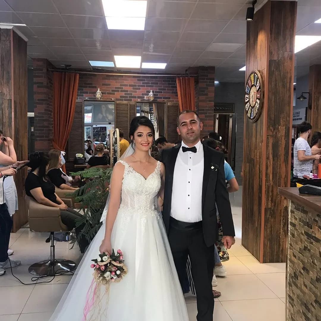 Erbay Kuaför - İzmir Gelin Saç & Makyaj Uzmanı - fotoğraf 9