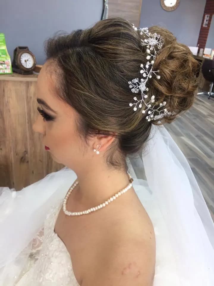 Erman Kanat Hair Design - İzmir Gelin Saç & Makyaj Uzmanı - fotoğraf 9