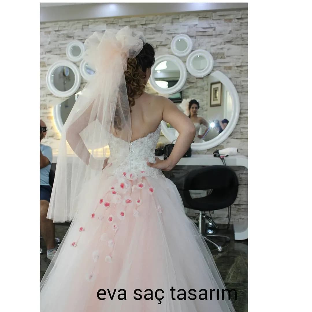 Eva Saç Tasarım - İzmir Gelin Saç & Makyaj Uzmanı - fotoğraf 6