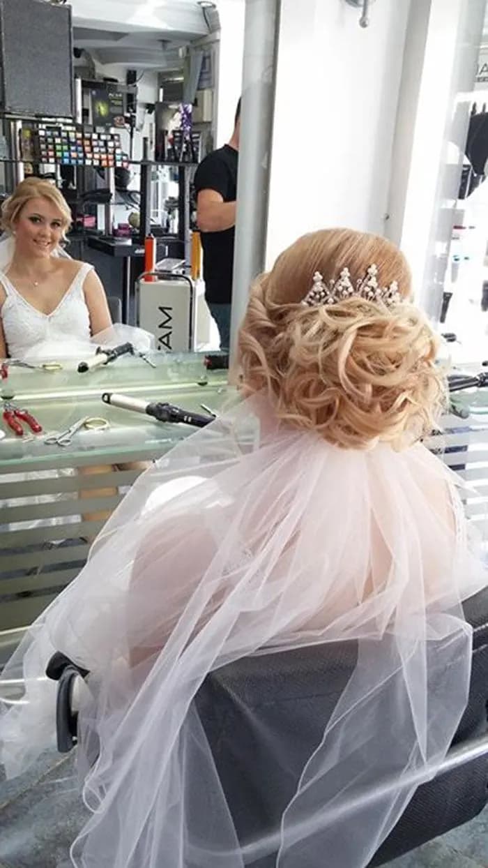 Flora Kuaför & Güzellik Salonu - İzmir Gelin Saç & Makyaj Uzmanı - fotoğraf 6