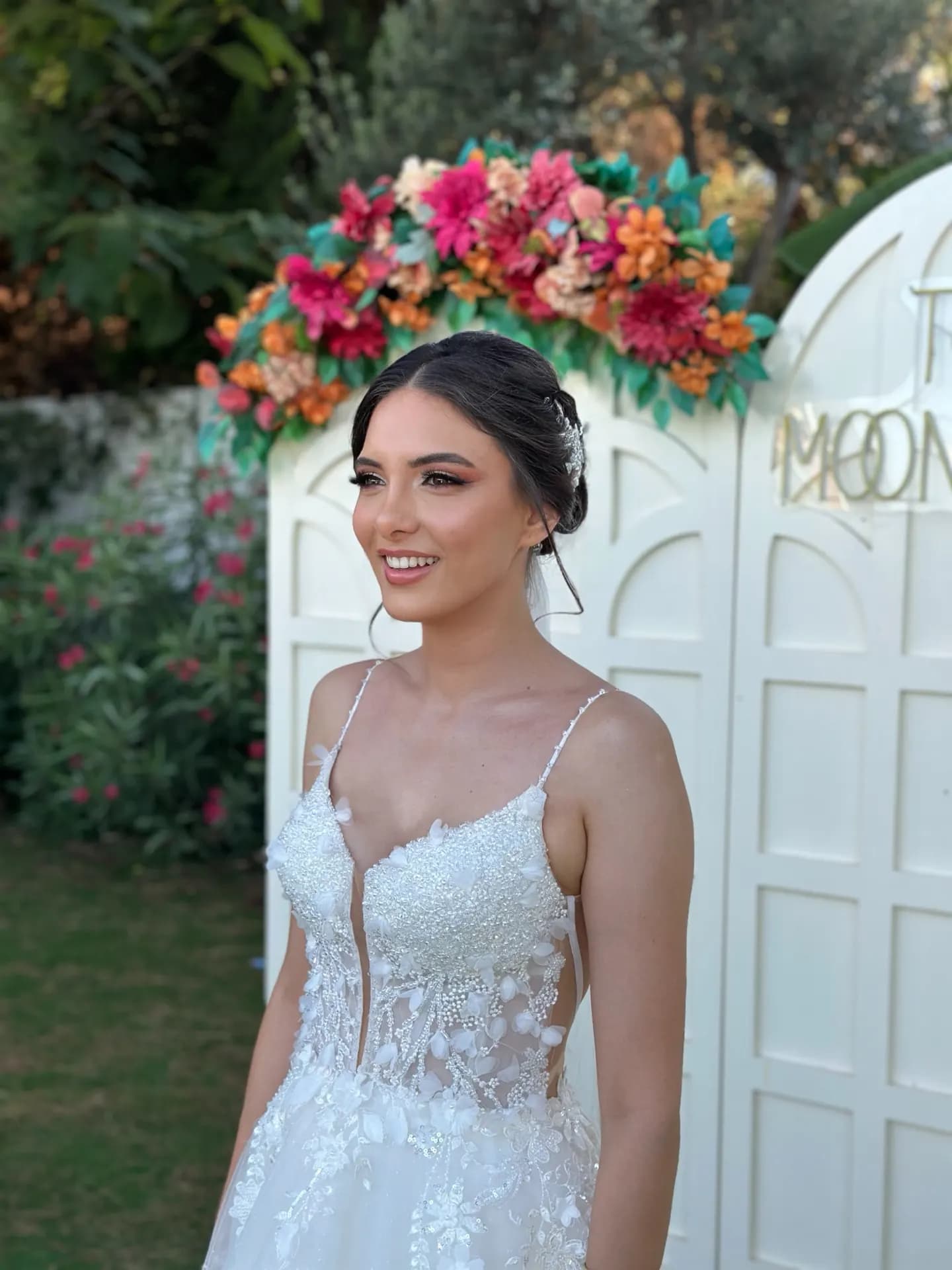 Hatice Saç Tasarım - İzmir Gelin Saç & Makyaj Uzmanı