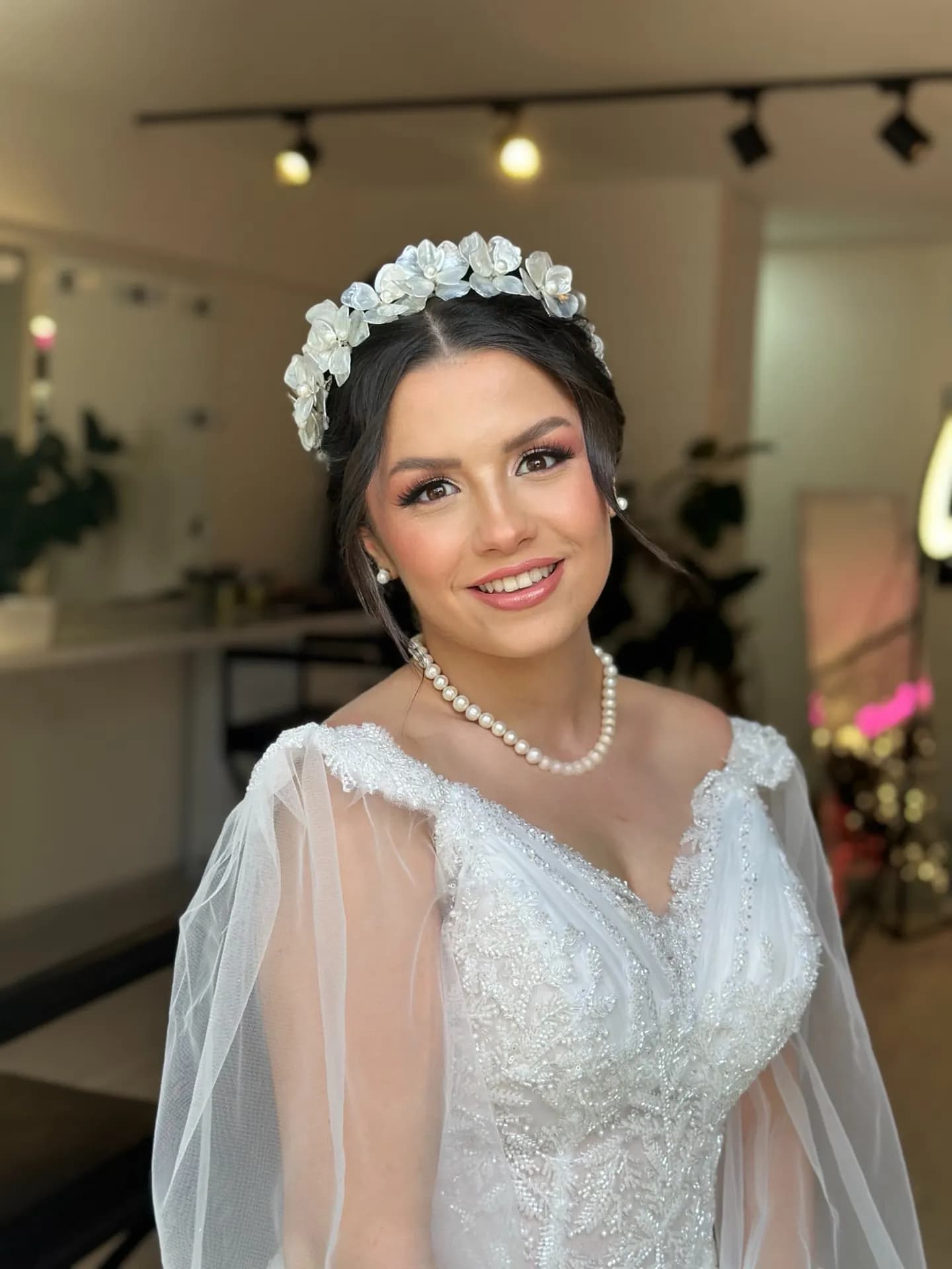Hatice Saç Tasarım - İzmir Gelin Saç & Makyaj Uzmanı - fotoğraf 5